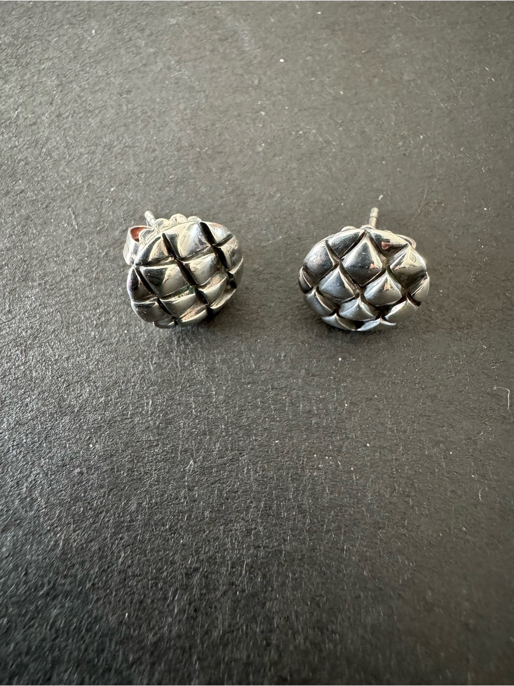 John Hardy Quilted Button Stud Earrings - Silver